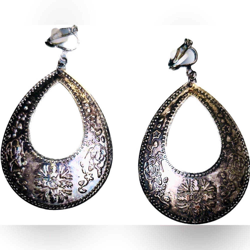 Antique Vintage Sterling Silver Teardrop Earrings In excellent condition